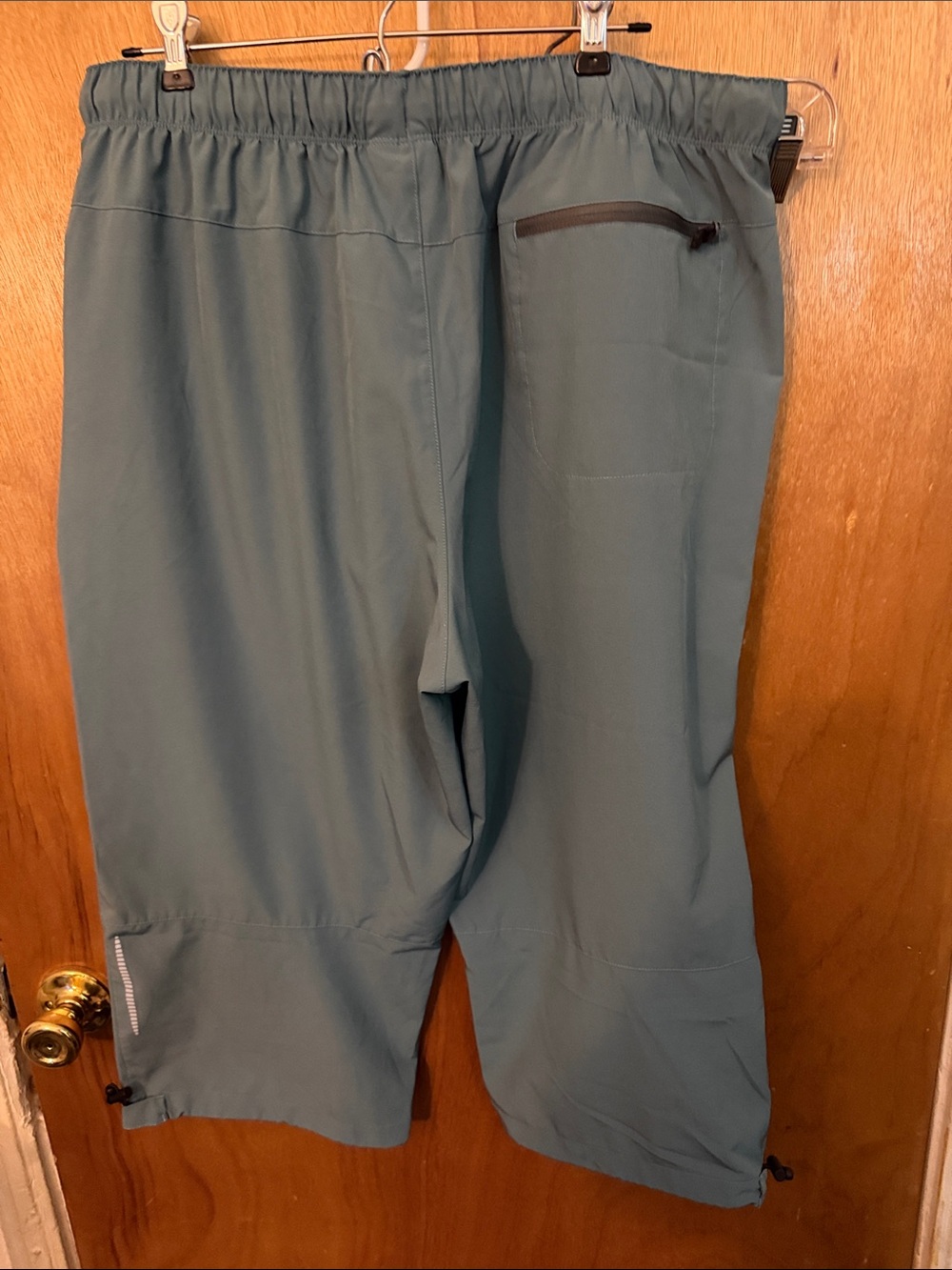 Baleaf Dark Sage Green Capris with Zipper Pockets - Picture 3 of 3